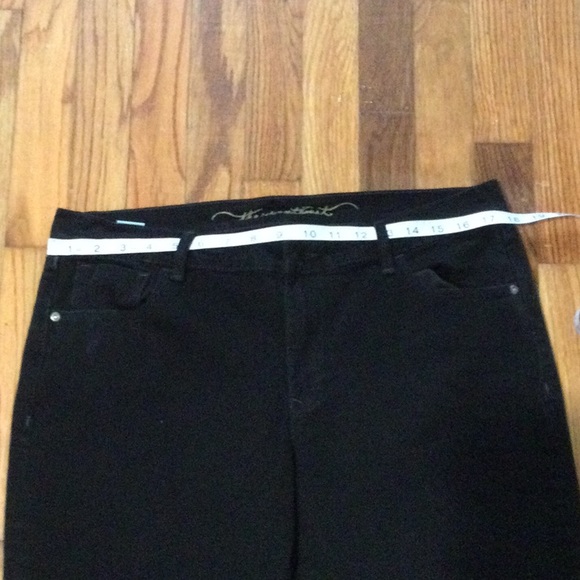 Old Navy “The Sweetheart” Classic Rise Boot-Cut Stretch Jeans Size 12 - Picture 8 of 16